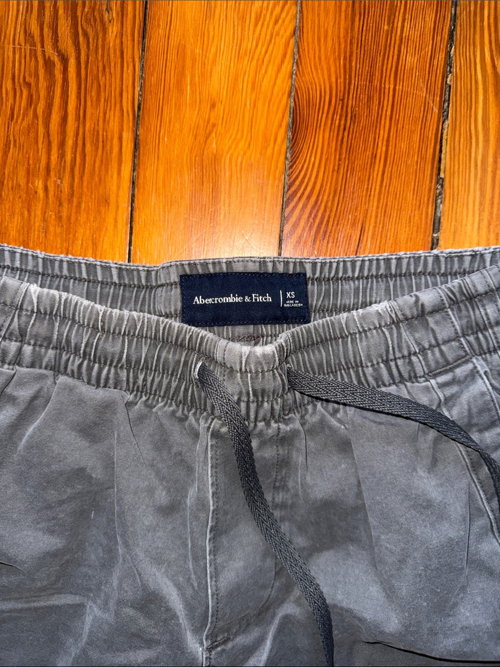 Abercrombie & Fitch Men's Washed Gray Shorts - Picture 2 of 3